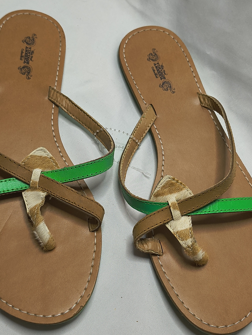 Nine West Tan & Green With Cowhide Strappy Toe-Loop Sandals Size 10M